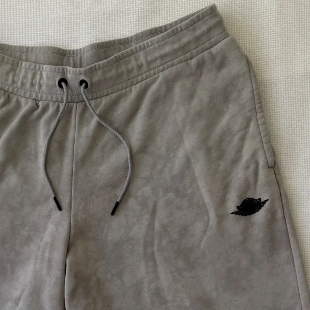 Air Jordan Mens XXL Grey Acid Wash Fleece Shorts Wings Logo Streetwear Vtg Rare‎
